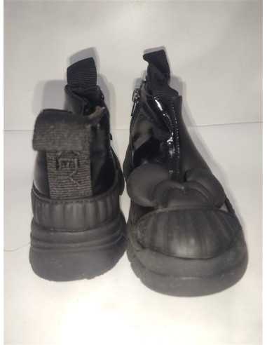 Ghetute Disney pentru fetite marime 24 Zara