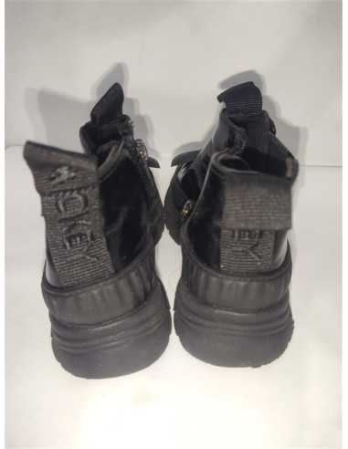 Ghetute Disney pentru fetite marime 24 Zara