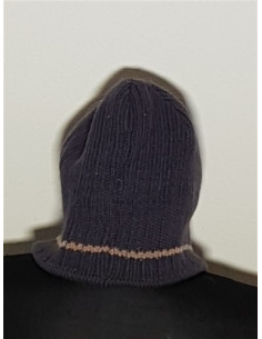 Fes tricotat pentru baieti model cu emblema 2
