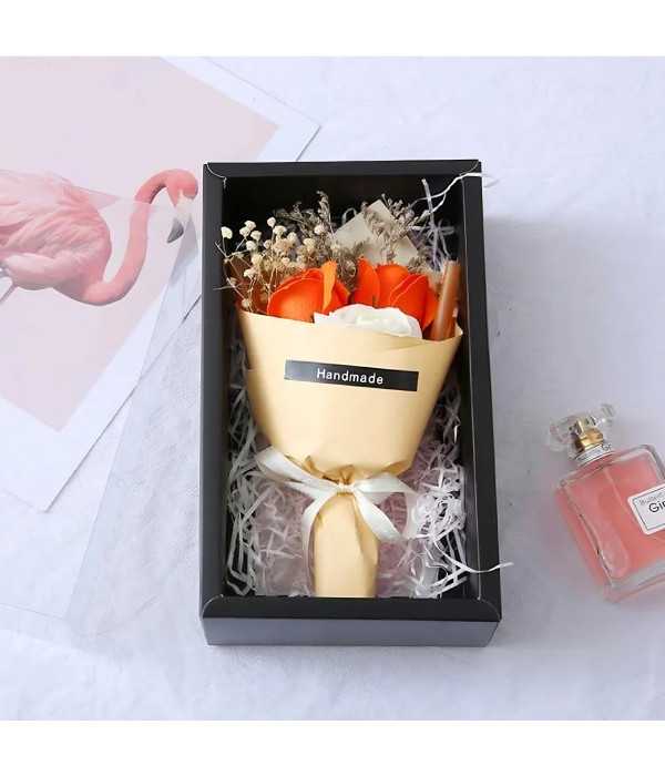 Cutiuta cu buchetel de trandafiri rosii din sapun pentru Valentines Day sau 8 Martie Cutiuta cu buchetel de trandafiri rosii din sapun pentru Valentines Day sau 8 Martie