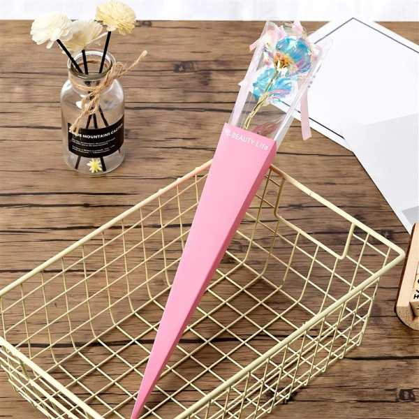 Cutiuta roz cu luminite si trandafir pentru Valentines Day si 8 Martie