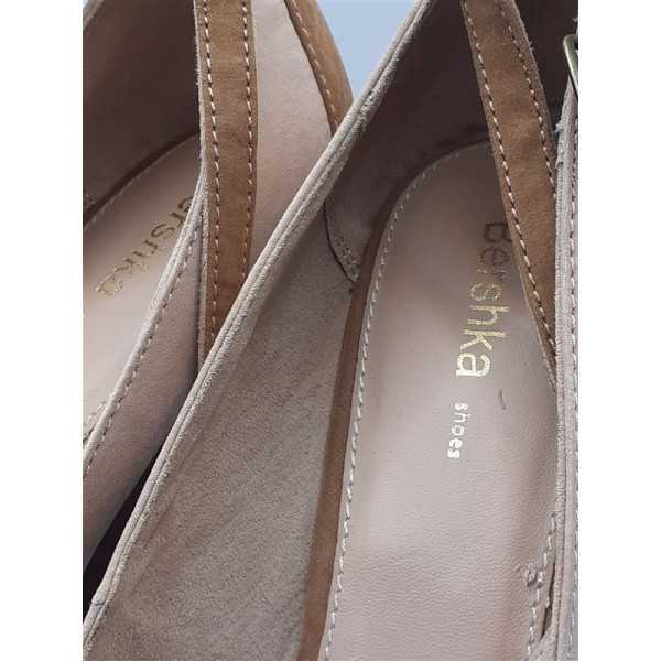 Pantofi dama cu platforma Bershka marime 39