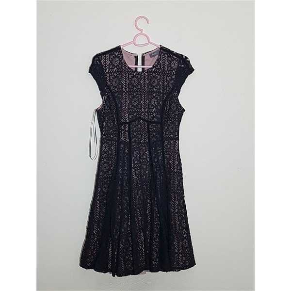 Rochita dama clos cu aspect dantelat C&A