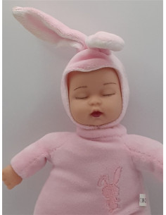 Papusa bebelus cu costum roz de iepuras