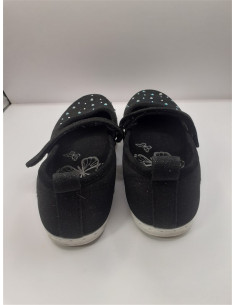 Pantofi din material textil pentru fetite 2