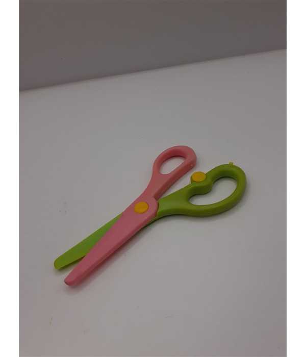 Foarfeca din plastic pentru copii