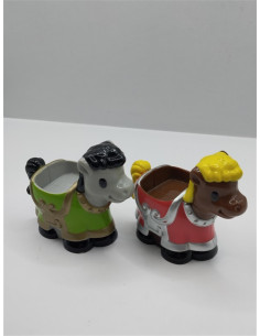 Set doua figurine din plastic caluti