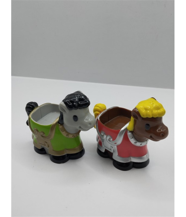 Set doua figurine din plastic caluti Set doua figurine din plastic caluti