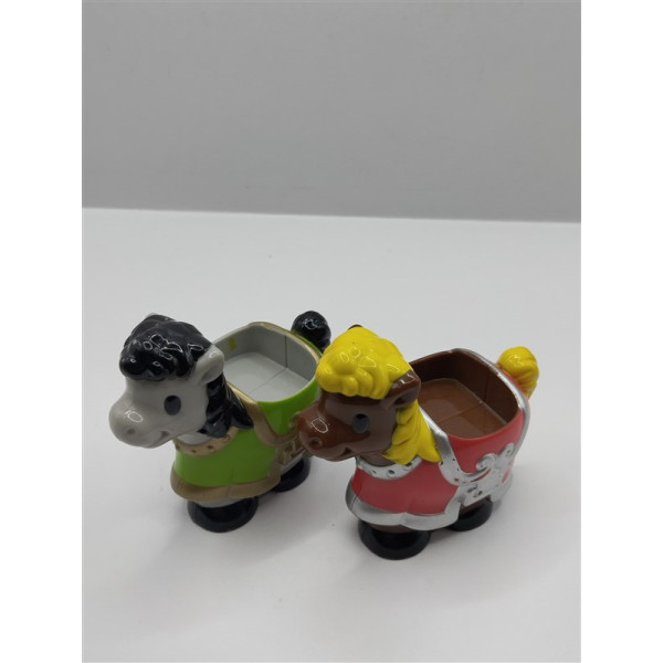Set doua figurine din plastic caluti