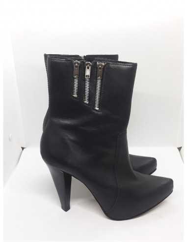 Cizmulite dama cu toc Carvela nr 40