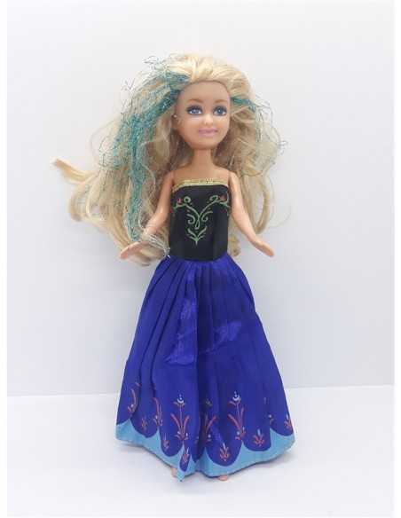 Papusica cu parul blond si suvite verzi 25 cm
