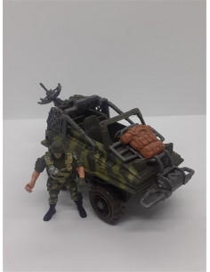 Jucarie pentru baieti Masinuta de armata cu figurina 2