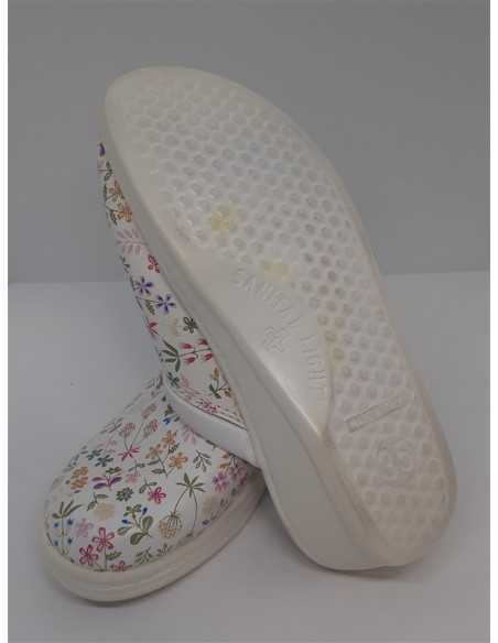 Saboti medicali din piele cu imprimeu floricele Sanital Light marime 35