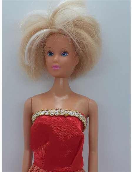 Papusa cu parul blond si rochita scurta lunga 28 cm Simba