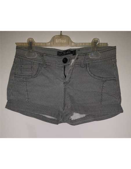 Pantaloni scurti de dama cu model pepit