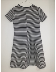 Rochie de vara cu maneca scurta si decolteu rotund la gat
