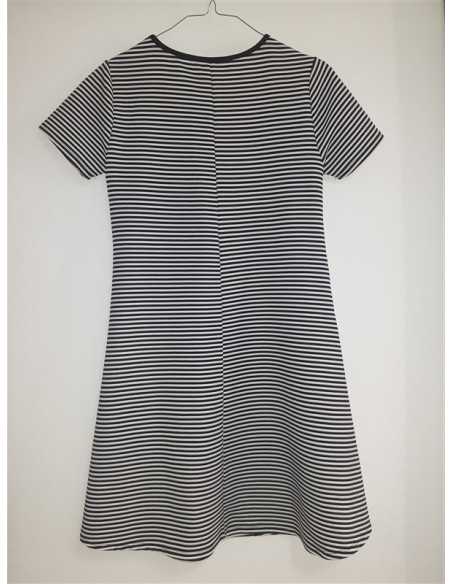 Rochie de vara cu maneca scurta si decolteu rotund la gat