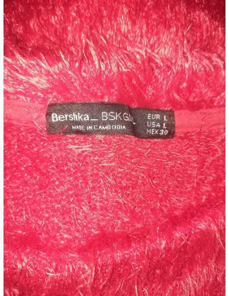 Pulover dama pufos cu decolteu usor la gat Bershka
