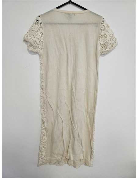 Rochie de dama cu aspect brodat in fata Mango