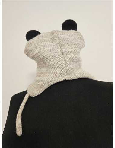 Caciulita tricotata cu snur model cap de urs