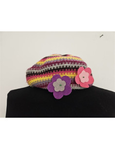 Bereta copii multicolora accesorizata cu floricele