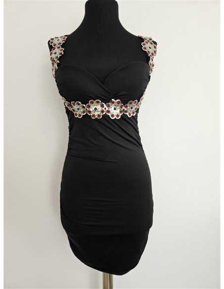 Rochie de ocazie mulata pe corp accesorizata cu paiete