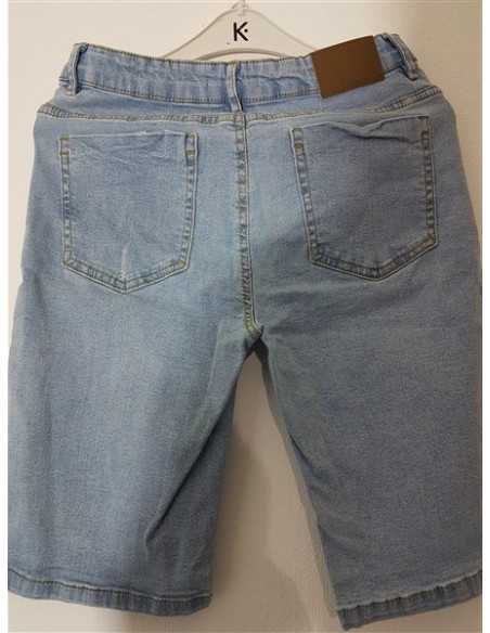Pantaloni scurti de blugi cu model rupt Sinsay