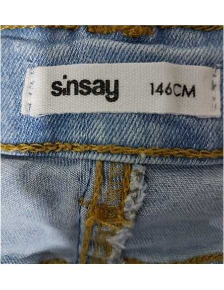 Pantaloni scurti de blugi cu model rupt Sinsay