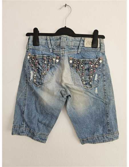 Pantaloni scurti de blugi model rupt si decolorat